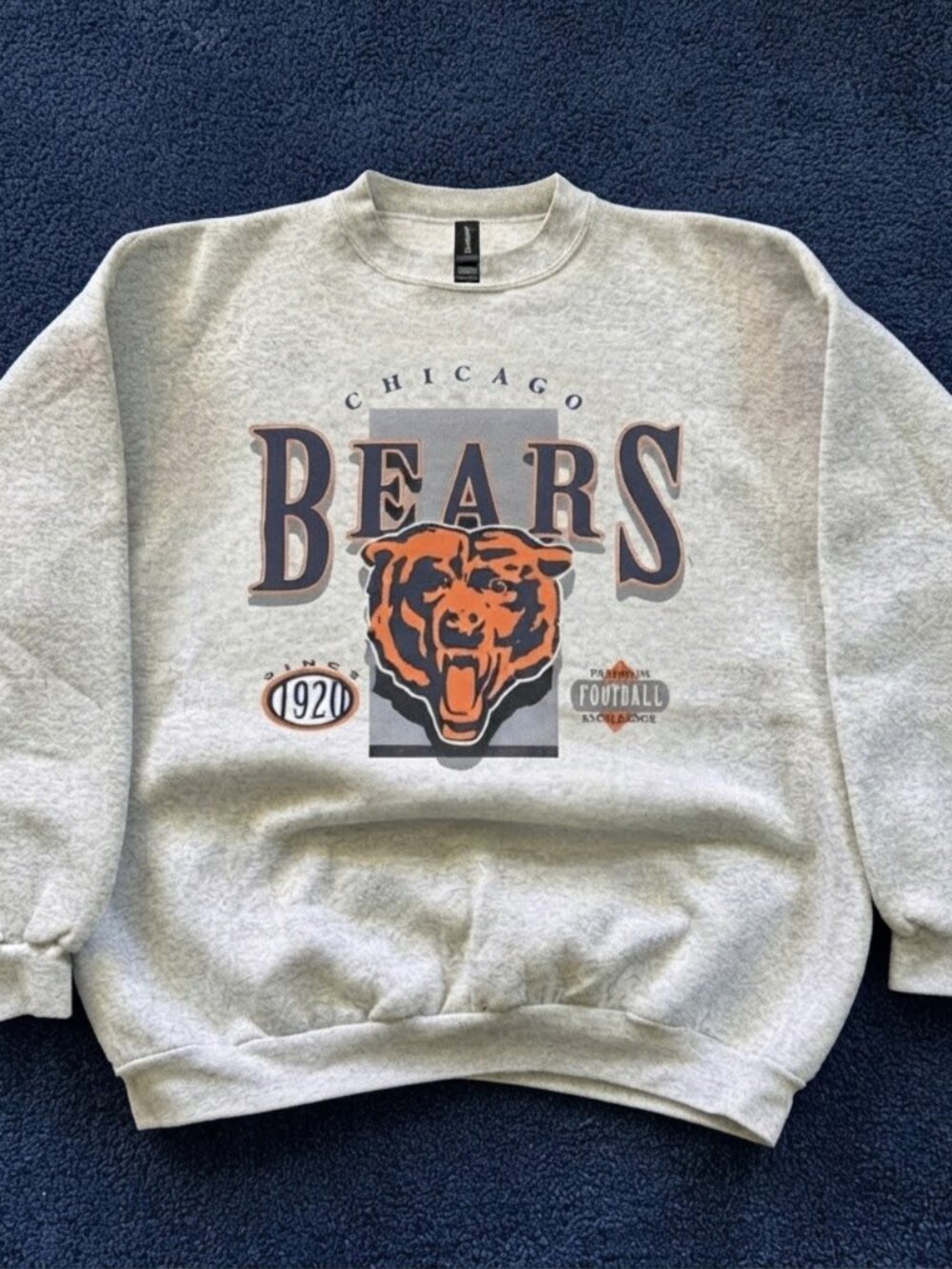 Gildan Ash Grey Chicago Bears 1920 Crewneck Graphic Sweatshirt